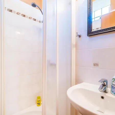 Hébergement de vacances Gorgeous In With Kitchen *