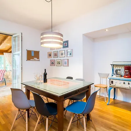 Gorgeous In With Kitchen Casa de Férias